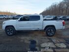 2017 Toyota Tacoma Trd Sport White vin: 3TMCZ5AN0HM089880