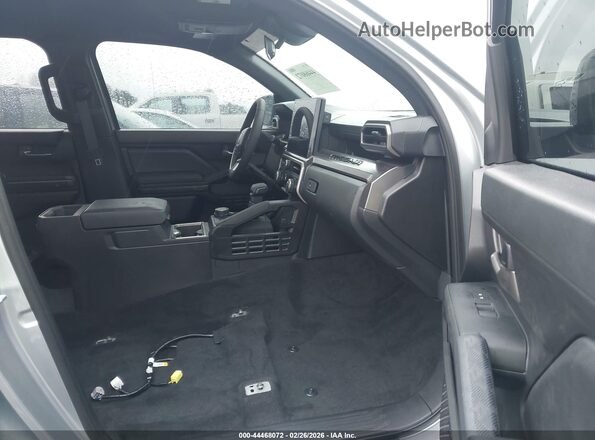 3TYLB5JN5TT108103 2026 TOYOTA TACOMA Серебряный Вид салона спереди