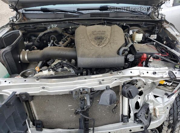 3TYSZ5AN4MT022760 2021 TOYOTA TACOMA Silver Vista interior trasera
