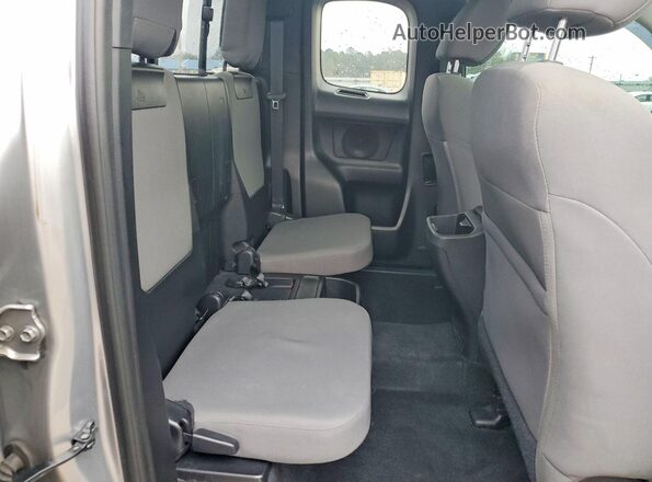 3TYSZ5AN4MT022760 2021 TOYOTA TACOMA Silver Vista de los asientos traseros