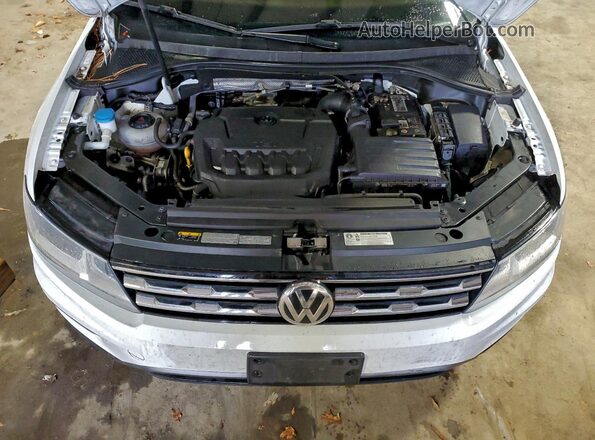 3VV0B7AX4KM190823 2019 VOLKSWAGEN TIGUAN Белый Вид подкапотного пространства
