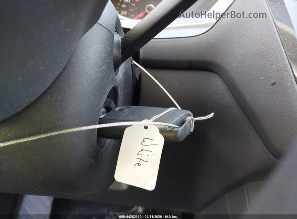 3VV1B7AX0LM015636 2020 VOLKSWAGEN TIGUAN Белый Вид панели приборов