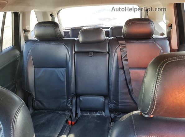 3VV1B7AX1KM049812 2019 VOLKSWAGEN TIGUAN Черный Вид задних сидений