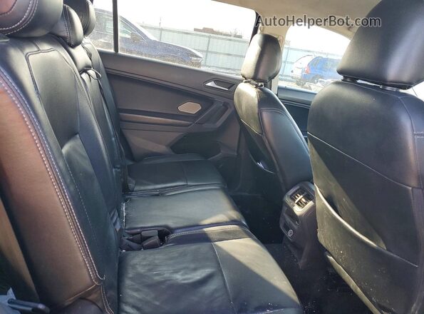 3VV1B7AX1KM049812 2019 VOLKSWAGEN TIGUAN Черный Вид задней части салона