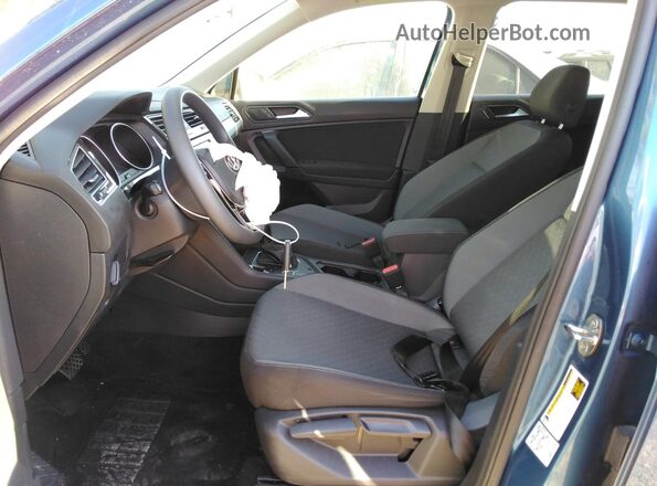 3VV1B7AX2KM022876 2019 VOLKSWAGEN TIGUAN Синий Вид салона спереди