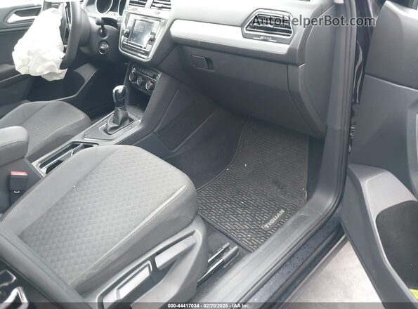 3VV1B7AX4LM039289 2020 VOLKSWAGEN TIGUAN Black Widok wnętrza z przodu