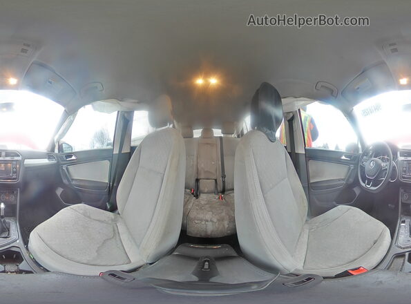 3VV1B7AX6JM085364 2018 VOLKSWAGEN TIGUAN Красный Панорамный вид салона 360°