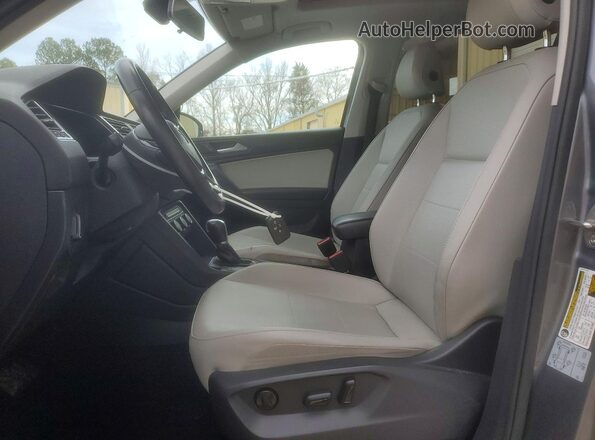 3VV2B7AX1KM054836 2019 VOLKSWAGEN TIGUAN Серый Вид салона спереди
