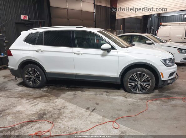 3VV2B7AX3KM182611 2019 VOLKSWAGEN TIGUAN Белый Вид задней части салона