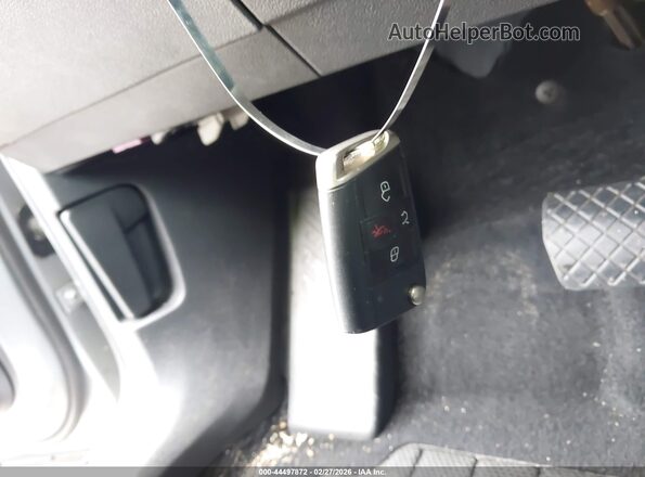 3VV2B7AX3LM107179 2020 VOLKSWAGEN TIGUAN Silver Вид панелі приладів
