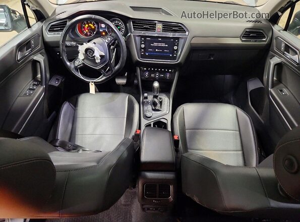 3VV2B7AX5JM219740 2018 VOLKSWAGEN TIGUAN Серый Вид панели приборов