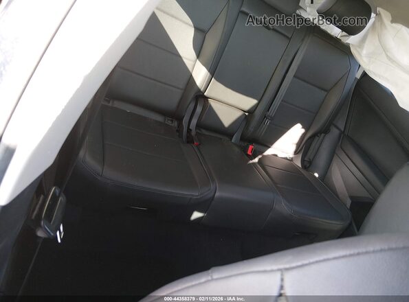 3VV2B7AX7JM188491 2018 VOLKSWAGEN TIGUAN Black Vista de la etiqueta del VIN