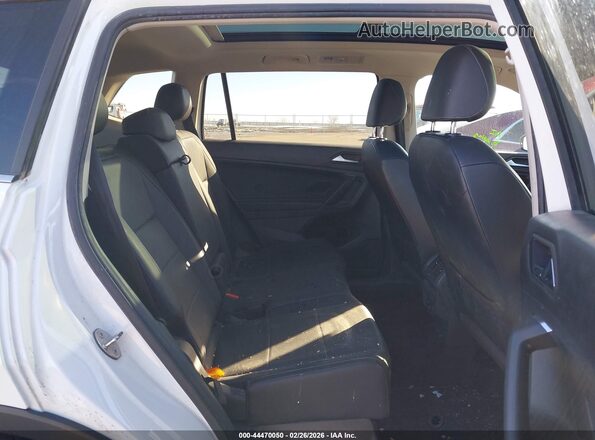 3VV2B7AX8KM011899 2019 VOLKSWAGEN TIGUAN White VIN sticker view
