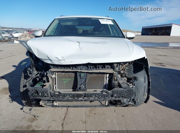 3VV2B7AX8KM011899 2019 VOLKSWAGEN TIGUAN White Rear interior view