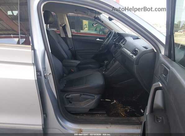3VV3B7AX0LM162502 2020 VOLKSWAGEN TIGUAN Серый Вид салона спереди