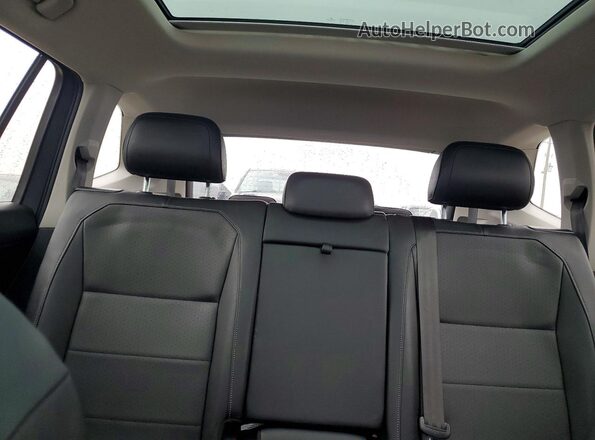 3VV3B7AX3KM066944 2019 VOLKSWAGEN TIGUAN Gray Widok tylnych siedzeń