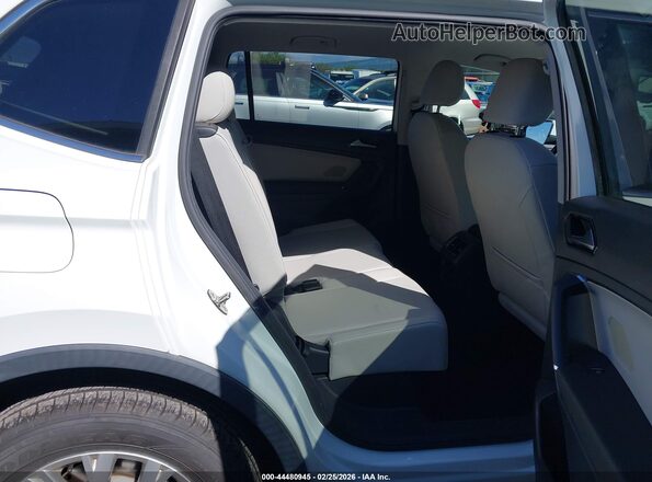 3VV3B7AX4JM219314 2018 VOLKSWAGEN TIGUAN Белый Вид наклейки с VIN-кодом