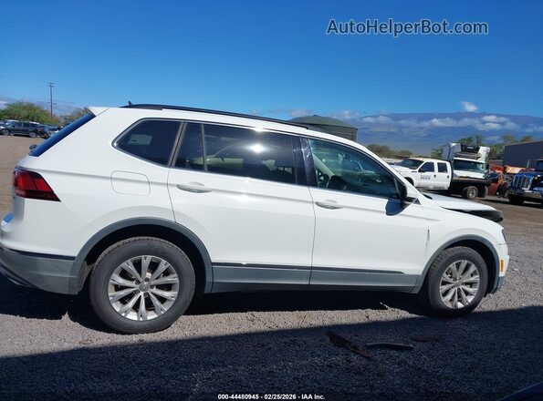 3VV3B7AX4JM219314 2018 VOLKSWAGEN TIGUAN Белый Вид задней части салона