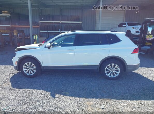3VV3B7AX4JM219314 2018 VOLKSWAGEN TIGUAN Белый Панорамный вид салона 360°