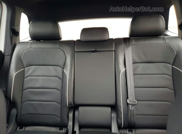 3VV4B7AX0PM137853 2023 VOLKSWAGEN TIGUAN White Vista de los asientos traseros