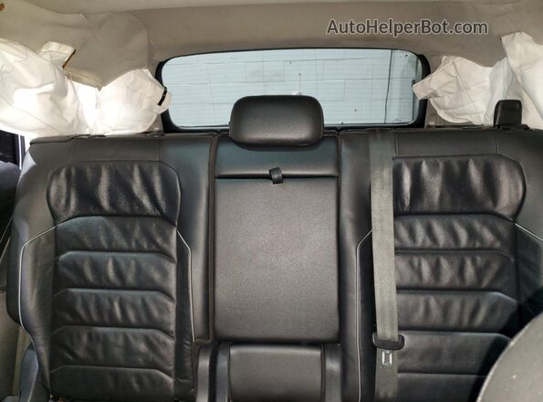 3VV5B7AX2JM151765 2018 VOLKSWAGEN TIGUAN Черный Вид задних сидений