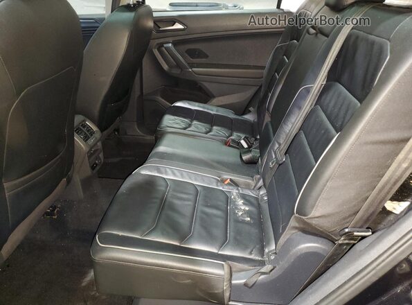 3VV5B7AX2JM151765 2018 VOLKSWAGEN TIGUAN Черный Вид задней части салона