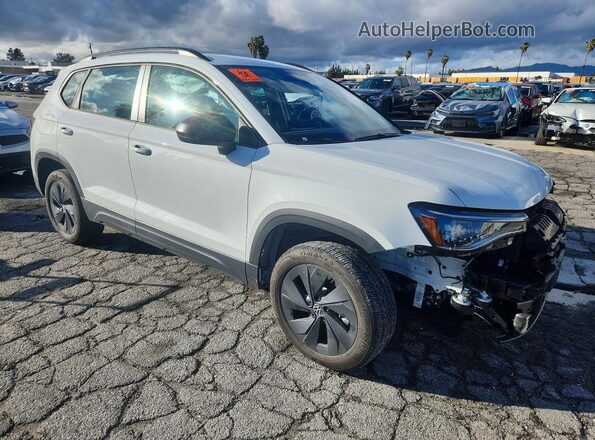 3VV5C7B22TM010441 2026 VOLKSWAGEN TAOS Белый Передняя правая четверть
