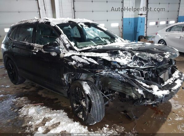 3VV8B7AX7RM032571 2024 VOLKSWAGEN TIGUAN Black Widok z przodu