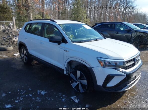 3VV8X7B29RM027795 2024 VOLKSWAGEN TAOS White Przód prawy