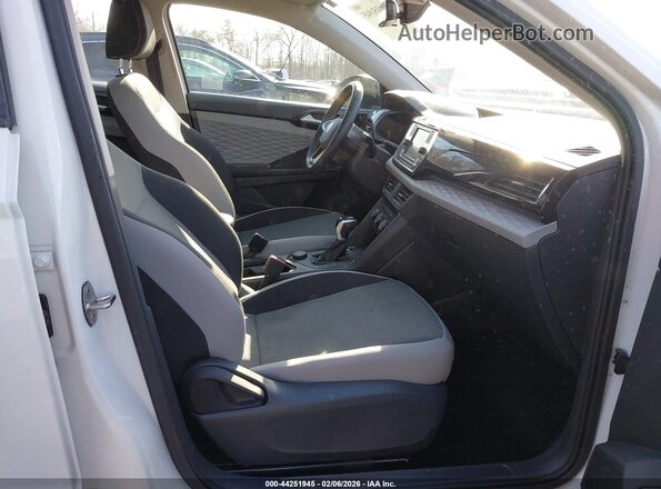 3VV8X7B29RM027795 2024 VOLKSWAGEN TAOS White Widok wnętrza z przodu