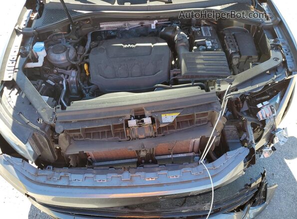 3VVCB7AX1NM047054 2022 VOLKSWAGEN TIGUAN Gray Vista del compartimento del motor