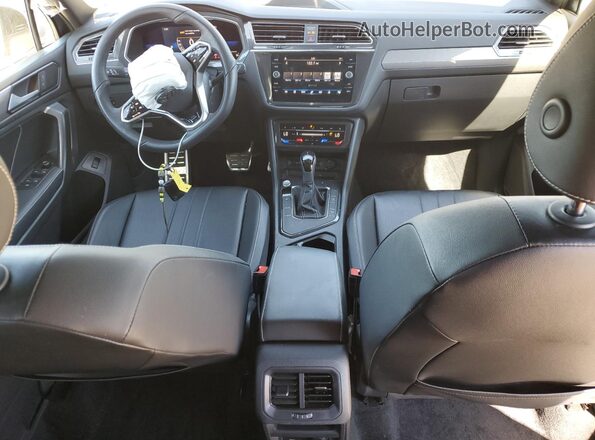 3VVCB7AX1NM047054 2022 VOLKSWAGEN TIGUAN Gray Vista del salpicadero