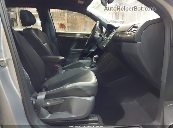 3VVCB7AX6RM054376 2024 VOLKSWAGEN TIGUAN Серебряный Вид салона спереди