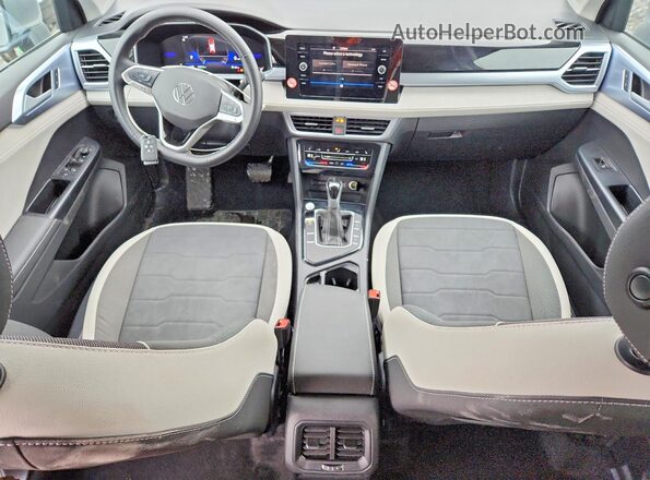 3VVSC7B20SM034996 2025 VOLKSWAGEN TAOS Silver Widok deski rozdzielczej