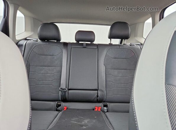 3VVSC7B20SM034996 2025 VOLKSWAGEN TAOS Silver Widok tylnych siedzeń