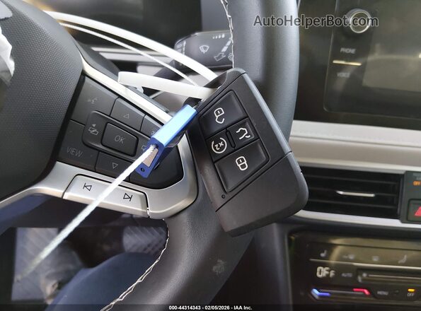 3VVSC7B2XSM017252 2025 VOLKSWAGEN TAOS Серый Вид панели приборов