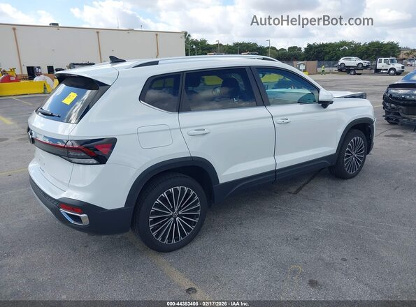 3VVSC7B2XTM013073 2026 VOLKSWAGEN TAOS Белый Задняя правая четверть