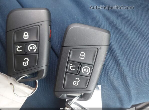 3VVVC7B28SM034130 2025 VOLKSWAGEN TAOS Синий Вид панели приборов