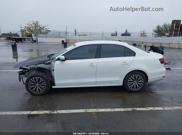 3VW2B7AJ4HM322519 2017 VOLKSWAGEN JETTA Белый 