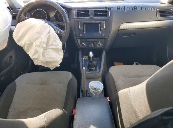 3VW2B7AJXHM374723 2017 VOLKSWAGEN JETTA Черный Вид панели приборов
