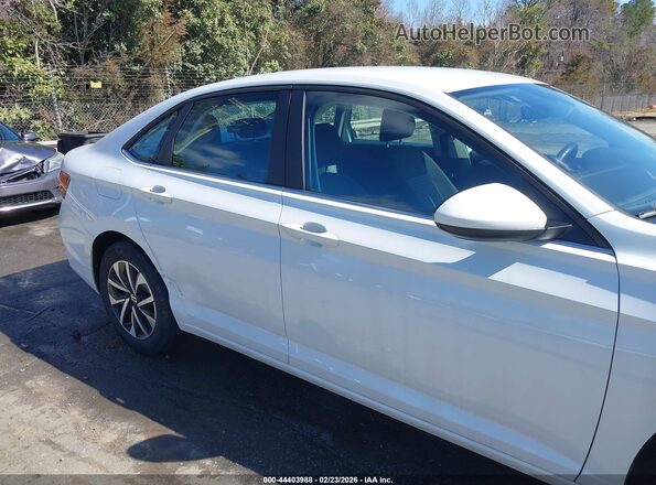 3VW4M7BU6RM010795 2024 VOLKSWAGEN JETTA Белый Вид задней части салона
