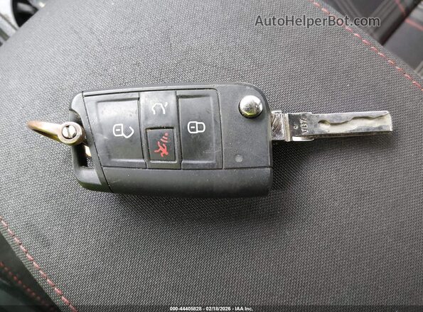 3VW4T7AU7HM013076 2017 VOLKSWAGEN GOLF Белый Вид панели приборов