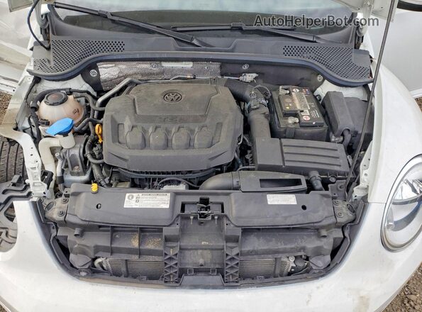 3VW5DAAT0JM504472 2018 VOLKSWAGEN BEETLE Белый Вид задней части салона