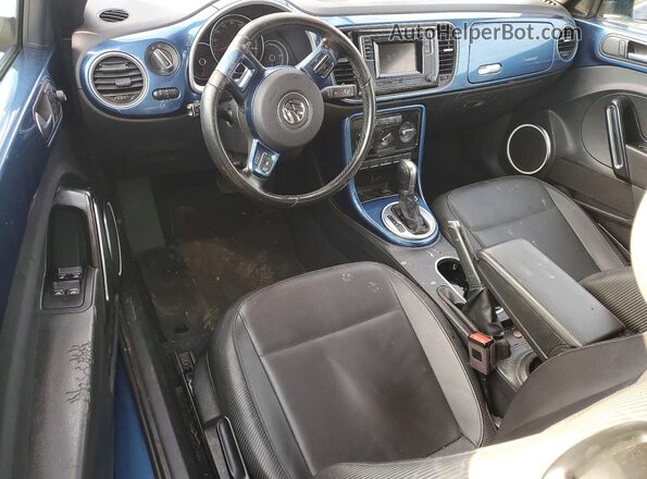 3VW5DAAT7JM515274 2018 VOLKSWAGEN BEETLE Blue Widok deski rozdzielczej