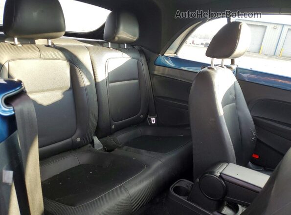 3VW5DAAT7JM515274 2018 VOLKSWAGEN BEETLE Blue Widok tylnych siedzeń
