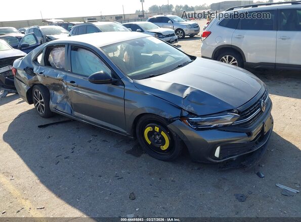 3VWBM7BU2RM054140 2024 VOLKSWAGEN JETTA Серый Передняя правая четверть