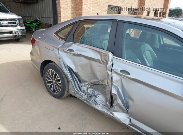 3VWC57BU0MM031885 2021 VOLKSWAGEN JETTA Серебряный Вид спереди