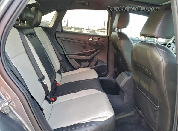 3VWC57BU4KM070458 2019 VOLKSWAGEN JETTA Gray Rear seats view