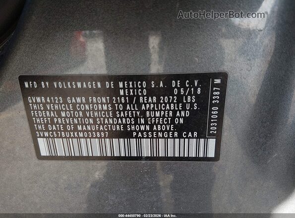 3VWC57BUXKM033897 2019 VOLKSWAGEN JETTA Серый Вид подкапотного пространства