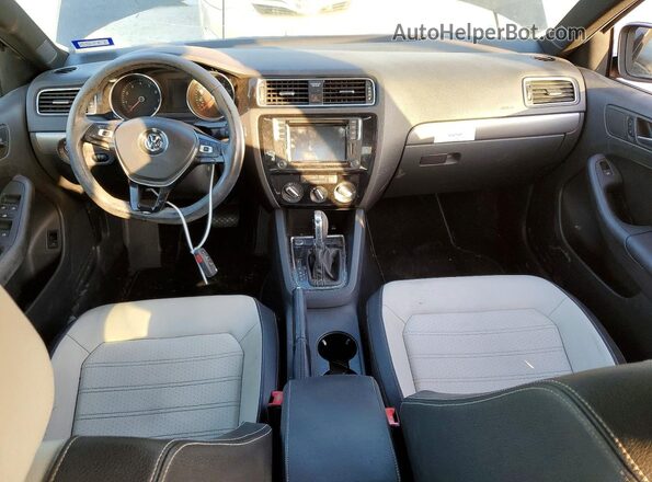 3VWD17AJXGM294641 2016 VOLKSWAGEN JETTA Черный Вид панели приборов